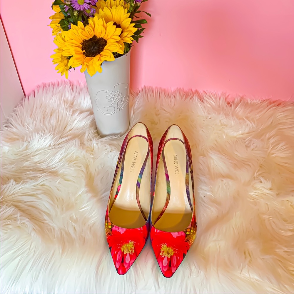 Women’s - Nine West - Size 7 - Floral Pumps